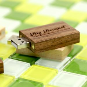 usb gỗ in khắc logo quà tặng