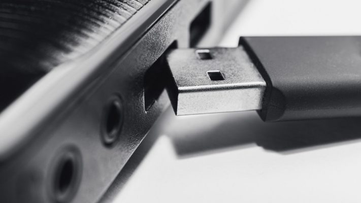 Nhận In Logo Lên USB Theo Yêu Cầu